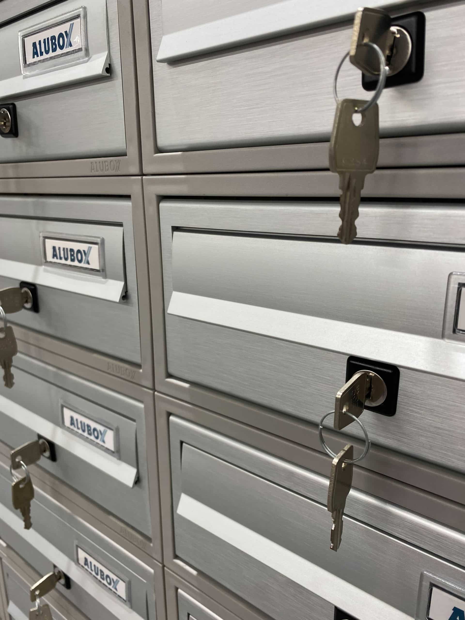 Post Boxes for Flats Free Standing Internal Locking in Anodized Silver - Tocco Di Italia Modular 270