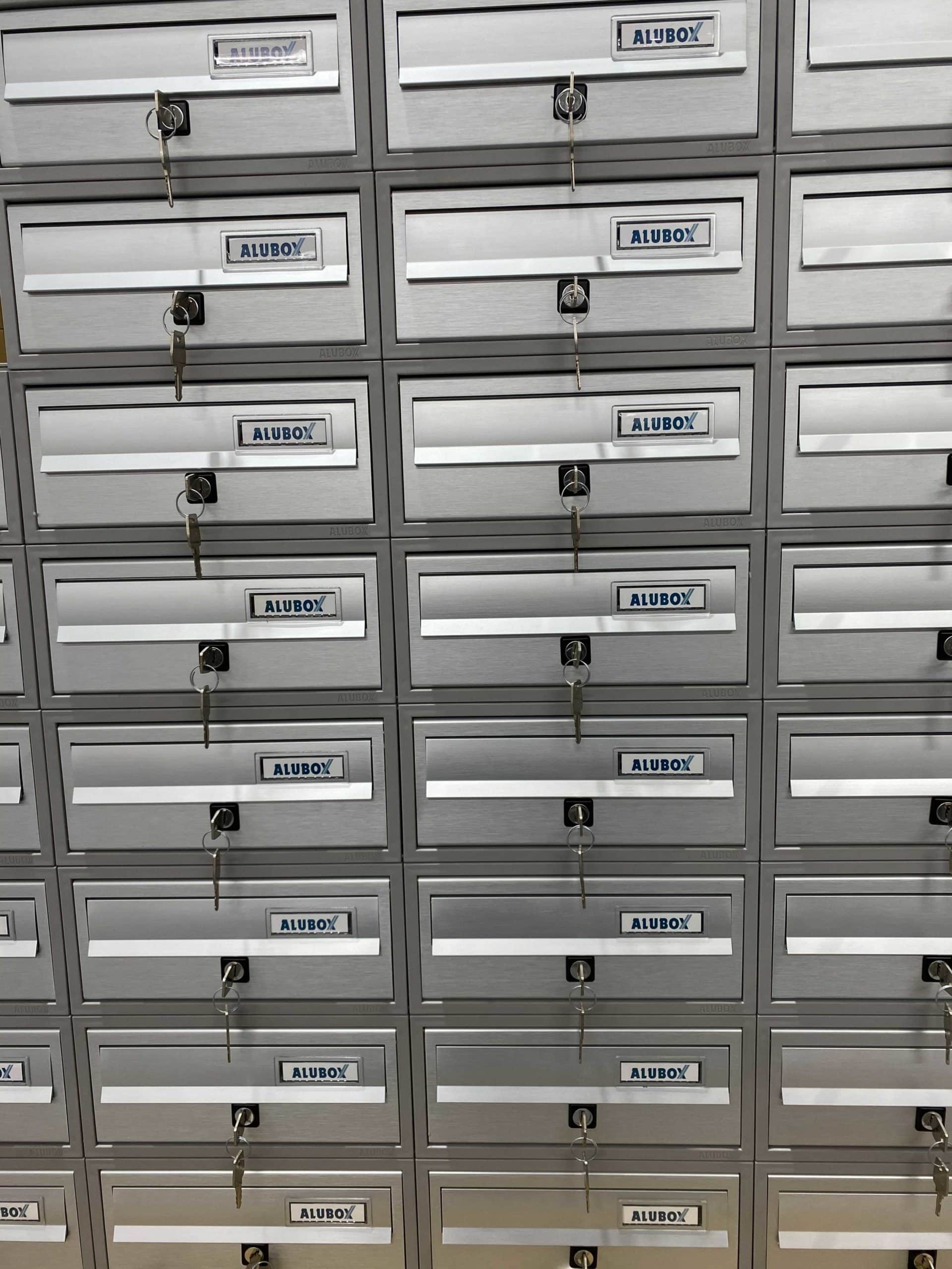 Post Boxes for Flats Free Standing Internal Locking in Anodized Silver - Tocco Di Italia Modular 270