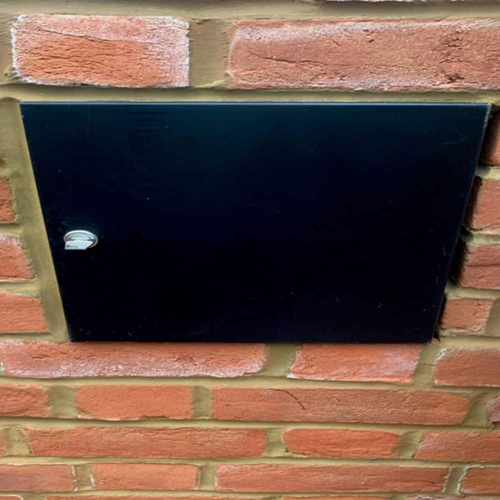 Throughwallletterboxwithcollectondoorinblack_backdoo_74fde1a7 9159 4b1a 9cf0 6613fc831069