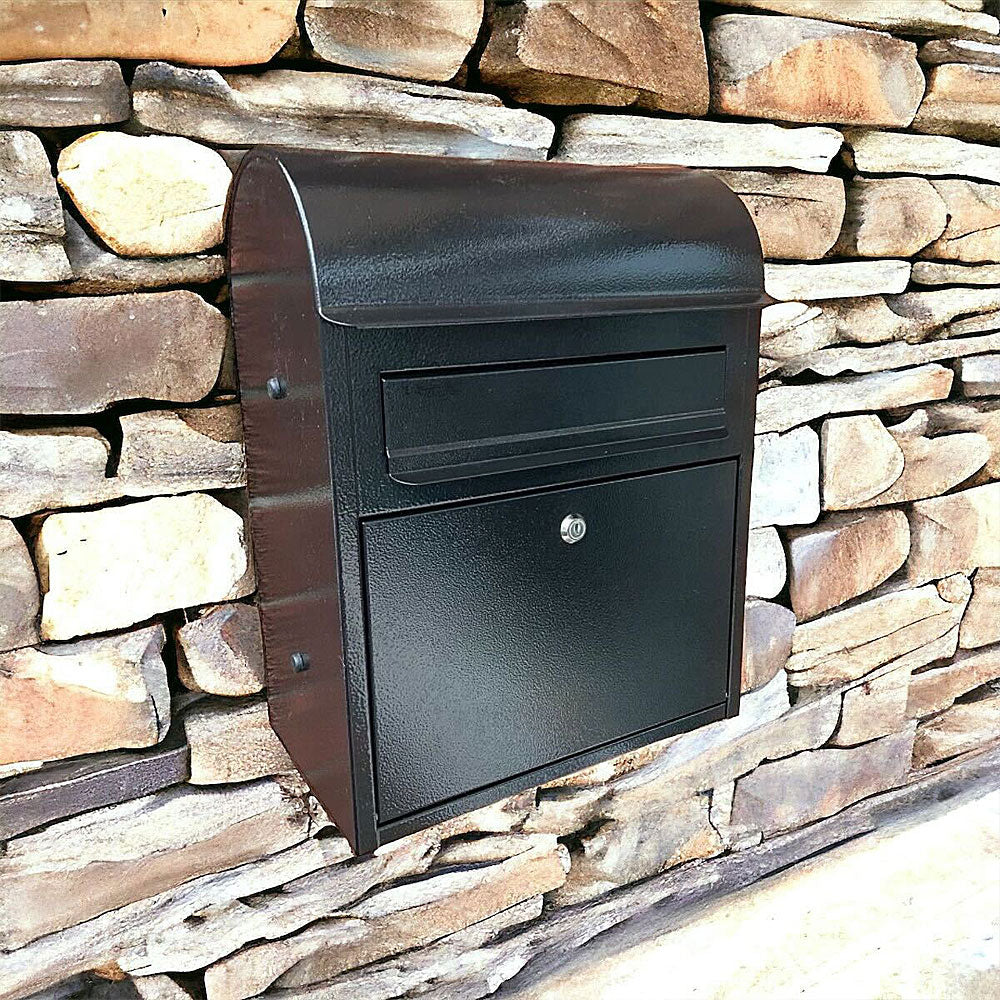 Large Letterbox Master Lifestyle Image