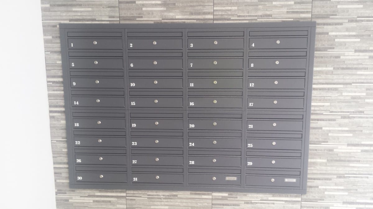 Recessed mounted letterboxes E1