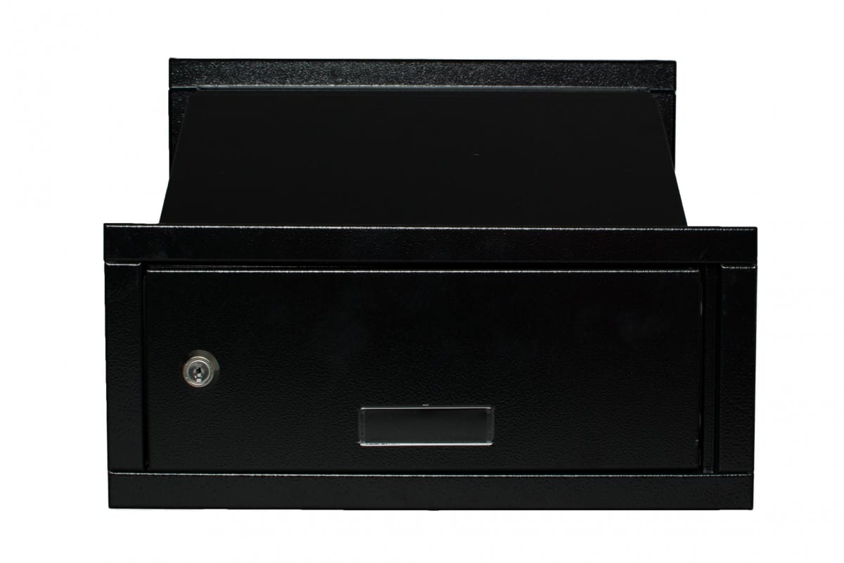 Muretto through the wall post box with trim