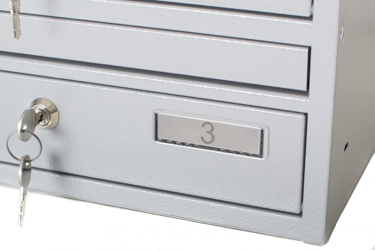 Numbering for communal post boxes